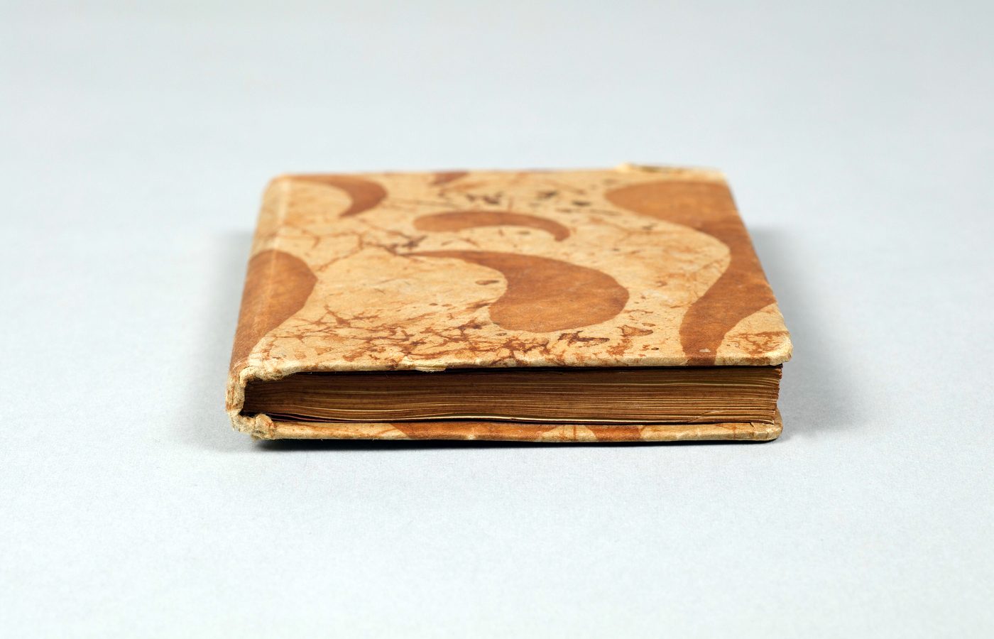 Papier ancien aux tons chauds